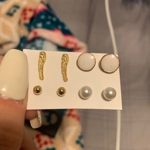 4 Pair Earrings
